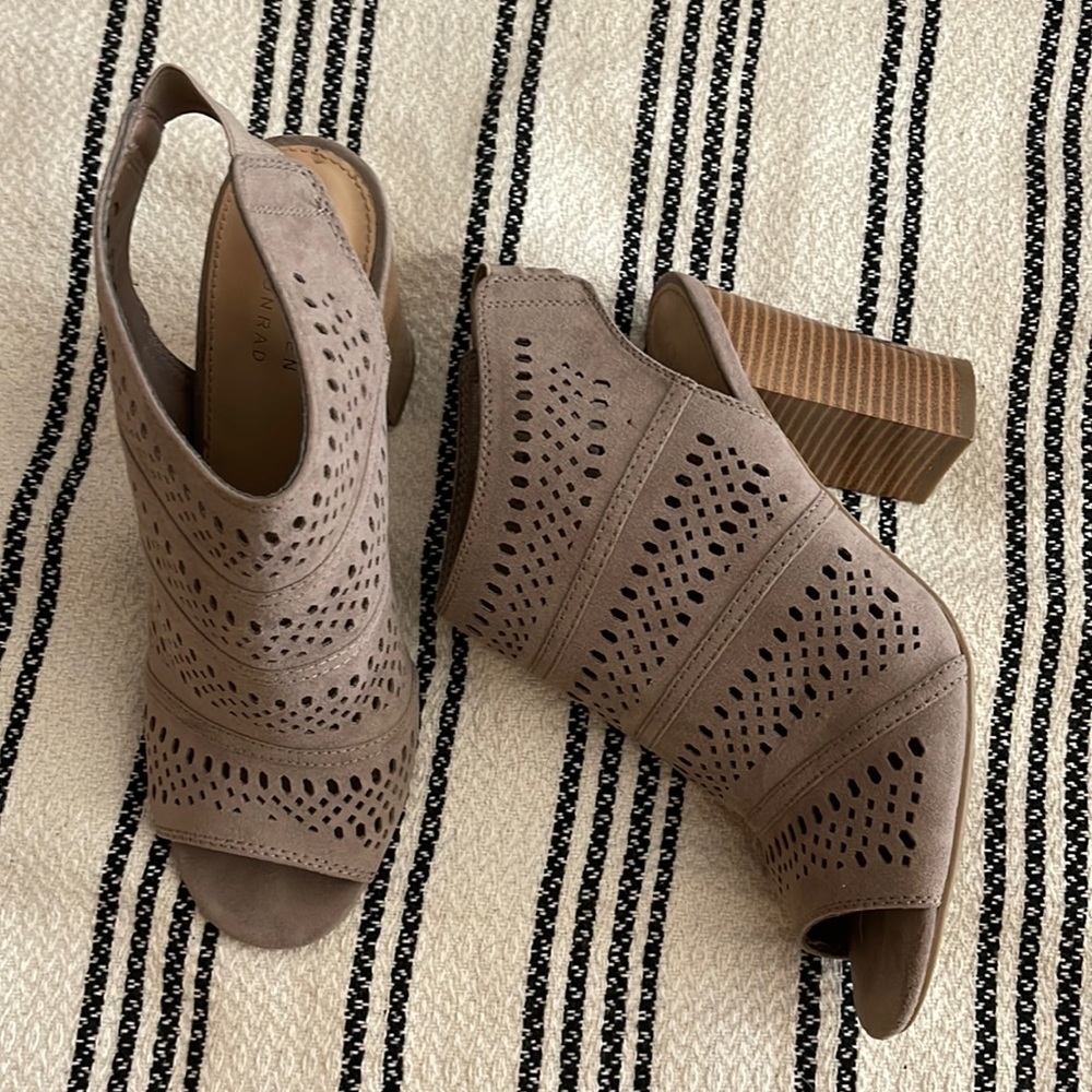LC Cutout Suede Booties